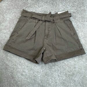 American Eagle Super Hi Rise Belted Shorts. Olive Camo Green. Preppy Casual. 2
